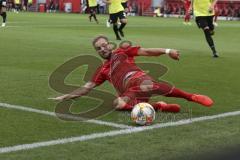 Im Bild: Maximilian Beister (#10 FC Ingolstadt) klärt den Ball ins Seitenaus

Fussball - 3. Bundesliga - Ingolstadt - Saison 2019/2020 - FC Ingolstadt 04 - Würzburger Kickers - 02.08.2019 -  Foto: Ralf Lüger/rsp-sport.de