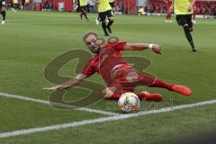 Im Bild: Maximilian Beister (#10 FC Ingolstadt) klärt den Ball ins Seitenaus

Fussball - 3. Bundesliga - Ingolstadt - Saison 2019/2020 - FC Ingolstadt 04 - Würzburger Kickers - 02.08.2019 -  Foto: Ralf Lüger/rsp-sport.de