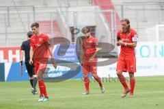 3. Liga - FC Ingolstadt 04 - FC Bayern Amateure - Niederlage hängende Köpfe Maximilian Thalhammer (6, FCI) Michael Heinloth (17, FCI) Björn Paulsen (4, FCI)