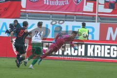 3. Fußball-Liga - Saison 2019/2020 - FC Ingolstadt 04 -  Preußen Münster - Torwart Fabijan Buntic (#24,FCI)  köpft den Ball weg - Foto: Meyer Jürgen