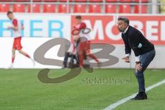 3. Liga - FC Ingolstadt 04 - Eintracht Braunschweig - Cheftrainer Tomas Oral (FCI) schreit ins Feld