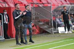 3. Liga - FC Ingolstadt 04 - SV Waldhof Mannheim - Feuern ihr Team an, Co-Trainer Mark Fotheringham (FCI) und Cheftrainer Tomas Oral (FCI)