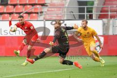 3. Liga - FC Ingolstadt 04 - SG Sonnenhof Großaspach - Fatih Kaya (9, FCI) Schuß über das Tor, Korbinian Burger (4 SG) Torwart Maximilian Reule (1 SG)