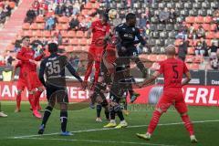 3. Liga - FC Ingolstadt 04 - KFC Uerdingen 05 - Kopfballduell, Caniggia Ginola Elva (14, FCI) Lukimya Assani (KFC 5)