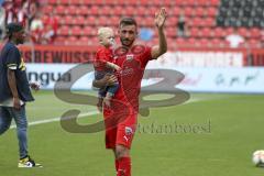 Im Bild: Robin Krauße (#23 FCI) mit seinem Sohn auf dem Arm

Fussball - 3. Bundesliga - Ingolstadt - Saison 2019/2020 - FC Ingolstadt 04 - MSV Duisburg - 27.07.2019 -  Foto: Ralf Lüger/rsp-sport.de