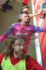 3. Fußball-Liga - Saison 2019/2020 - FC Ingolstadt 04 -  Preußen Münster - Die Spieler bedanken sich bei den Fans - Torwart Fabijan Buntic (#24,FCI) -  Foto: Jürgen Meyer