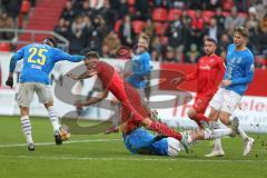 3. Fußball-Liga - Saison 2019/2020 - FC Ingolstadt 04 - Carl Zeiss Jena - Dennis Eckert Ayensa (#7,FCI)  - Justin Schau (#25 Jena) - Manuel Maranda (#30 Jena) - Foto: Meyer Jürgen