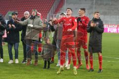 3. Fußball-Liga - Saison 2019/2020 - FC Ingolstadt 04 - Carl Zeiss Jena - Die Spieler bedanken sich bei den Fans nach dem Spiel - jubel - Thomas Keller (#27,FCI)  - Foto: Meyer Jürgen