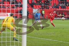 3. Fußball-Liga - Saison 2019/2020 - FC Ingolstadt 04 - Carl Zeiss Jena - Michael Heinloth (#17,FCI)  - Flemming Niemann Torwart (#1 Jena) - Foto: Meyer Jürgen