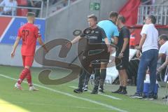 3. Fußball-Liga - Saison 2019/2020 - FC Ingolstadt 04 - Hallescher FC - Chef-Trainer Jeff Saibene (FCI) gibt Anweisungen - Foto: Meyer Jürgen