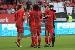 3. Liga - Fußball - FC Ingolstadt 04 - Würzburger Kickers - Cheftrainer Jeff Saibene (FCI) gratuliert Fatih Kaya (9, FCI) Caniggia Ginola Elva (14, FCI) Filip Bilbija (35, FCI) Marcel Gaus (19, FCI)