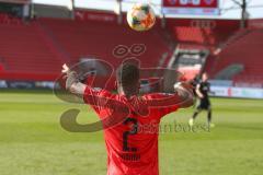 3. Fußball-Liga - Saison 2019/2020 - FC Ingolstadt 04 - KFC Uerdingen - Frederic Ananou (#2,FCI) beim Einwurf - Foto: Meyer Jürgen