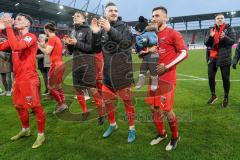 3. Liga - FC Ingolstadt 04 - Carl Zeiss Jena - Spieler tanzen für die Fans, 5:1 Sieg, Thomas Keller (27, FCI) Filip Bilbija (35, FCI) Maximilian Wolfram (8, FCI) Robin Krauße (23, FCI)