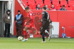 3. Fußball-Liga - Saison 2019/2020 - FC Ingolstadt 04 - FSV Zwickau - Dennis Eckert Ayensa (#7,FCI)  - Leon Jensen (#8 Zwickau) - Foto: Meyer Jürgen