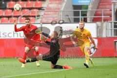 3. Liga - FC Ingolstadt 04 - SG Sonnenhof Großaspach - Fatih Kaya (9, FCI) Schuß über das Tor, Korbinian Burger (4 SG) Torwart Maximilian Reule (1 SG)