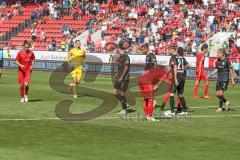 3. Fußball-Liga - Saison 2019/2020 - FC Ingolstadt 04 - Hallescher FC - Torwart Fabijan Buntic (#24,FCI)  geht aus dem Tor in den gegnerischen Strafraum - Foto: Meyer Jürgen