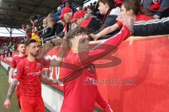 3. Fußball-Liga - Saison 2019/2020 - FC Ingolstadt 04 - 1.FC Kaiserslautern - Dennis Eckert Ayensa (#7,FCI)  und Robin Krausse (#23,FCI)   bedankt sich bei den Fans - Foto: Jürgen Meyer