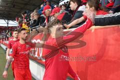 3. Fußball-Liga - Saison 2019/2020 - FC Ingolstadt 04 - 1.FC Kaiserslautern - Dennis Eckert Ayensa (#7,FCI)  und Robin Krausse (#23,FCI)   bedankt sich bei den Fans - Foto: Jürgen Meyer