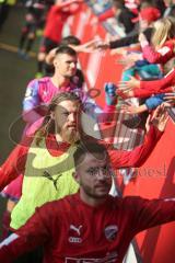 3. Fußball-Liga - Saison 2019/2020 - FC Ingolstadt 04 -  Preußen Münster - Die Spieler bedanken sich bei den Fans - Björn Paulsen (#4,FCI) -  Foto: Jürgen Meyer