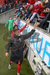 3. Fußball-Liga - Saison 2019/2020 - FC Ingolstadt 04 - Carl Zeiss Jena - Die Spieler bedanken sich bei den Fans nach dem Spiel -Dennis Eckert Ayensa (#7,FCI) - Foto: Meyer Jürgen