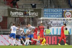 3. Liga - Fußball - FC Ingolstadt 04 - Hansa Rostock - Tor für Hansa, Torwart Fabijan Buntic (24, FCI) am Boden, Filip Bilbija (35, FCI) Thomas Keller (27, FCI) Peter Kurzweg (16, FCI) enttäuscht