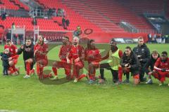 3. Fußball-Liga - Saison 2019/2020 - FC Ingolstadt 04 - Carl Zeiss Jena - Die Spieler bedanken sich bei den Fans nach dem Spiel - jubel - Foto: Meyer Jürgen