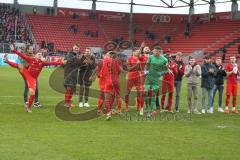 3. Fußball-Liga - Saison 2019/2020 - FC Ingolstadt 04 - 1.FC Kaiserslautern - Die Spieler nach dem Spiel - jubel - Foto: Meyer Jürgen