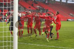 3. Fußball-Liga - Saison 2019/2020 - FC Ingolstadt 04 - Carl Zeiss Jena - Die Spieler bedanken sich bei den Fans nach dem Spiel - jubel - Marcel Gaus (#19,FCI)  - Nico Antonitsch (#5,FCI)  - Thomas Keller (#27,FCI)  - Ganiggia Ginola Elva (#14,FCI)  - Bjö