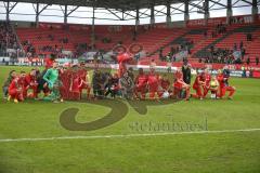 3. Fußball-Liga - Saison 2019/2020 - FC Ingolstadt 04 - 1.FC Kaiserslautern - Die Spieler nach dem Spiel - jubel - Foto: Meyer Jürgen