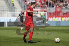 Im Bild: Peter Kurzweg (#16 FC Ingolstadt)

Fussball - 3. Bundesliga - Ingolstadt - Saison 2019/2020 - FC Ingolstadt 04 - Hallescher FC - 15.09.2019 -  Foto: Ralf Lüger