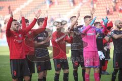 3. Fußball-Liga - Saison 2019/2020 - FC Ingolstadt 04 -  Preußen Münster - Die Spieler bedanken sich bei den Fans  - Foto: Jürgen Meyer