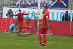 3. Fußball-Liga - Saison 2019/2020 - FC Ingolstadt 04 - Carl Zeiss Jena - Der 2:0 Führungstreffer durch Thomas Keller (#27,FCI)  - Flemming Niemann Torwart (#1 Jena) - Nico Antonitsch (#5,FCI)  - Pierre Fassnacht (#17 Jena) - Jubel - Foto: Meyer Jürgen