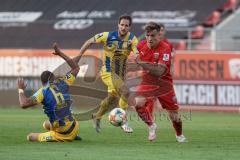 3. Liga - FC Ingolstadt 04 - Eintracht Braunschweig - Dennis Eckert Ayensa (7, FCI) Steffen Nkansah (6 Braunschweig)