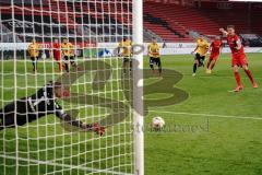 3. Liga - FC Ingolstadt 04 - SV Waldhof Mannheim - Tor Elfmeter Jubel Stefan Kutschke (30, FCI) gegen Torwart Königsmann Timo (1 Mannheim)