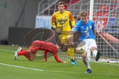 3. Fußball-Liga - Saison 2019/2020 - FC Ingolstadt 04 - Carl Zeiss Jena - Dennis Eckert Ayensa (#7,FCI)  Flemming Niemann Torwart (#1 Jena) - Foto: Meyer Jürgen