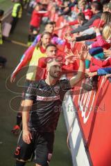 3. Fußball-Liga - Saison 2019/2020 - FC Ingolstadt 04 -  Preußen Münster - Die Spieler bedanken sich bei den Fans - Nico Antonitsch (#5,FCI)  -  Foto: Jürgen Meyer