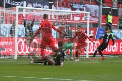 3. Fußball-Liga - Saison 2019/2020 - FC Ingolstadt 04 - FSV Zwickau - Der 1:0 Führungstreffer durch Dennis Eckert Ayensa (#7,FCI)  - jubel - Stefan Kutschke (#30,FCI)  - Johannes Brinkies Torwart (#1 Zwickau) - Foto: Meyer Jürgen