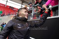 3. Liga - Fußball - FC Ingolstadt 04 - FSV Zwickau - Feiern mit den Fans, Doppeltorschütze Dennis Eckert Ayensa (7, FCI)