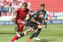 Im Bild: Baxter Bentley Bahn (HSC) und D. Ayensa Eckert (#7 FC Ingolstadt)

Fussball - 3. Bundesliga - Ingolstadt - Saison 2019/2020 - FC Ingolstadt 04 - Hallescher FC - 15.09.2019 -  Foto: Ralf Lüger