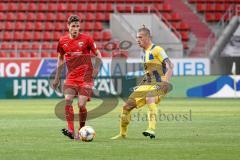 3. Liga - FC Ingolstadt 04 - Eintracht Braunschweig - Maximilian Thalhammer (6, FCI) Marvin Pourié (30 Braunschweig)