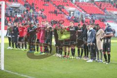 3. Fußball-Liga - Saison 2019/2020 - FC Ingolstadt 04 -  Preußen Münster - Die Spieler bedanken sich bei den Fans  - Foto: Jürgen Meyer