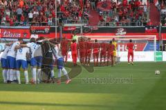 3. Fußball-Liga - Saison 2019/2020 - FC Ingolstadt 04 - Hansa Rostock - Die Mannschaft begrüßt die Fans vor dem Spiel - Foto: Meyer Jürgen