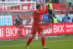 3. Fußball-Liga - Saison 2019/2020 - FC Ingolstadt 04 - FSV Zwickau - Marcel Gaus (#19,FCI)  applaudiert - Foto: Meyer Jürgen