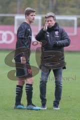 3. Fußball-Liga - Saison 2019/2020 - Testspiel - FC Ingolstadt 04 - VFR Aalen - Chef-Trainer Jeff Saibene (FCI) spricht mit Makler Niclas #40 FCI nach dem Spiel - Foto: Stefan Bösl