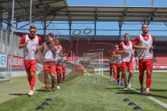 3. Fußball-Liga - Saison 2019/2020 - Freundschaftsspiel - VFB Eichstätt - FC Ingolstadt 04 - Benedikt Gimber (Nr.5, FC Ingolstadt 04) - Fatih Kaya (Nr.9, FC Ingolstadt 04) - beim warm machen - Foto: Meyer Jürgen