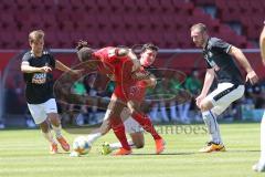 3. Liga - Saisoneröffnung - Testspiel - FC Ingolstadt 04 - VfB Eichstätt - rechts Caniggia Ginola Elva (14, FCI) kann sich durchkämpfen gegen Jonas Fries (22 VfB), rechts Lucas Schraufstetter 7