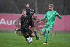 3. Liga - Testspiel - FC Ingolstadt 04 - Karlsruher SC - Torwart Lukas Schellenberg (39, TW) Gabriel Weiß (32, FC) Jonatan Kotzke (25 FCI)