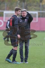 3. Fußball-Liga - Saison 2019/2020 - Testspiel - FC Ingolstadt 04 - VFR Aalen - Chef-Trainer Jeff Saibene (FCI) spricht mit Makler Niclas #40 FCI nach dem Spiel - Foto: Stefan Bösl