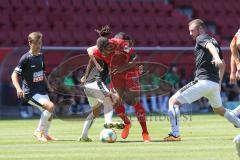 3. Liga - Saisoneröffnung - Testspiel - FC Ingolstadt 04 - VfB Eichstätt - rechts Caniggia Ginola Elva (14, FCI) kann sich durchkämpfen gegen Jonas Fries (22 VfB), rechts Lucas Schraufstetter 7