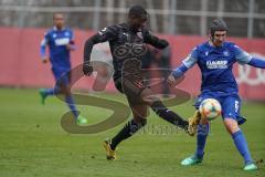 3. Liga - Testspiel - FC Ingolstadt 04 - Karlsruher SC - Agyemang Diawusie (11, FCI) gegen Damian Roßbach (KSC)